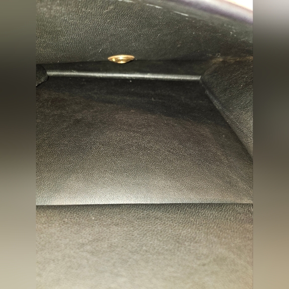 EUC vintage Chanel gold chain purse - Picture 10 of 17